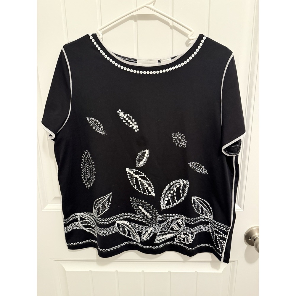 Alfred Dinner Black& White Leaf Design Top Women's Size‎ PM Sequin Design